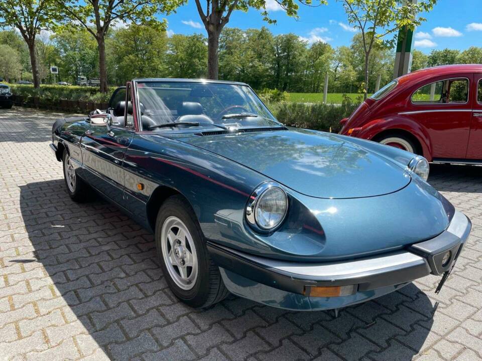 Image 3/16 of Alfa Romeo 1.6 Spider (1989)