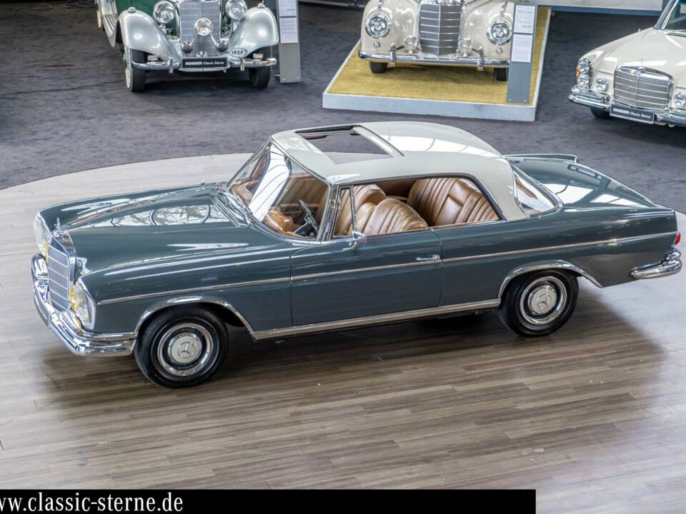 Image 8/15 of Mercedes-Benz 300 SE (1965)