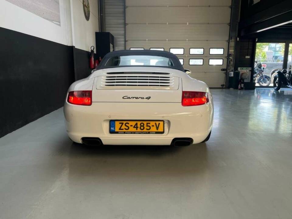 Bild 24/50 von Porsche 911 Carrera 4 (2007)