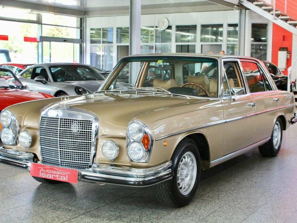 Immagine 1/20 di Mercedes-Benz 300 SEL 6.3 (1969)