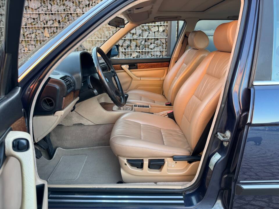 Immagine 3/99 di BMW 735i (1988)