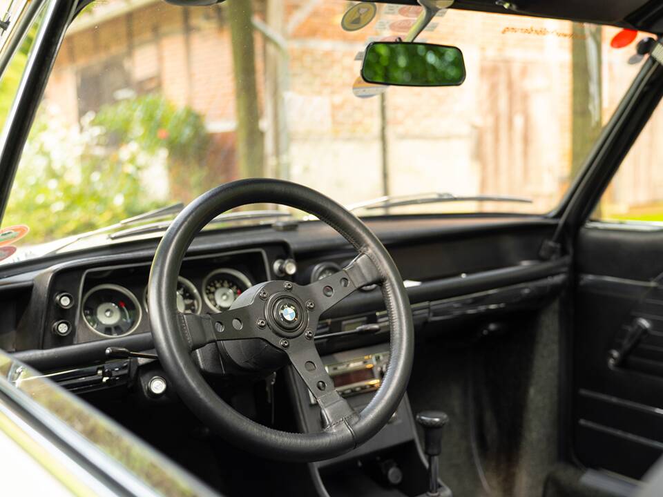 Immagine 37/76 di BMW 2000 (1971)