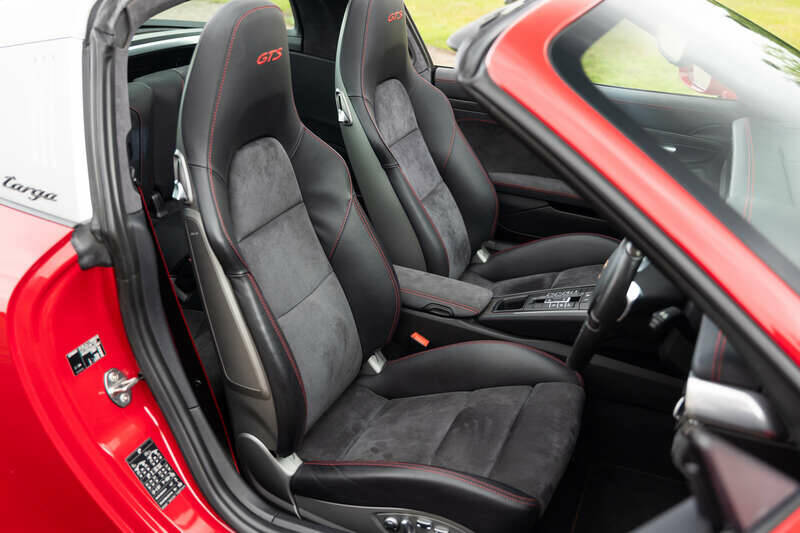 Immagine 42/50 di Porsche 911 Targa 4 GTS (2015)