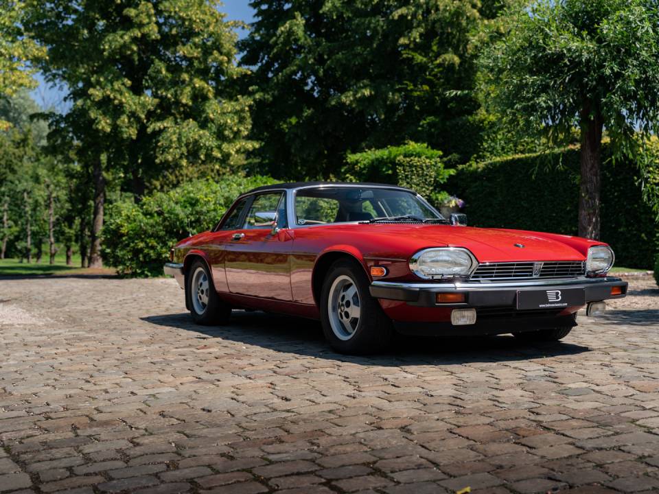 Image 3/35 of Jaguar XJ-SC 5.3 (1987)