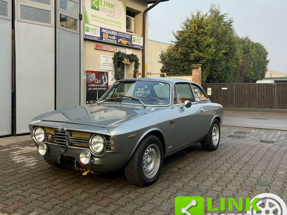 Image 1/10 of Alfa Romeo Giulia 1600 Sprint GT Veloce (1966)