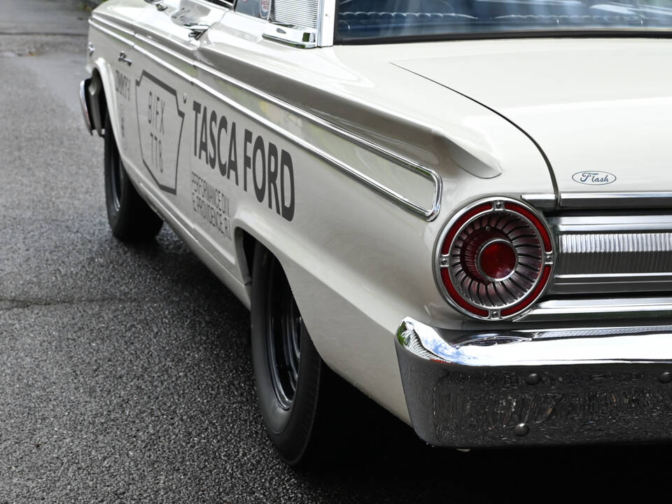 Image 24/70 of Ford Fairlane 500 (1963)