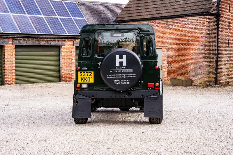 Image 14/50 de Land Rover Defender 90 Td5 (1999)