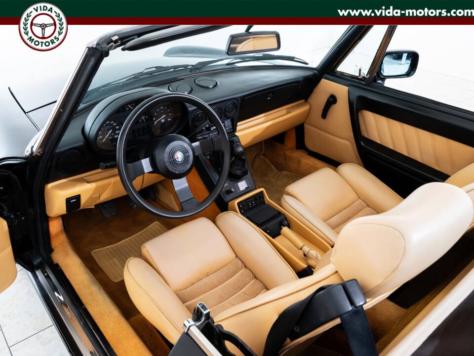 Bild 8/14 von Alfa Romeo 2.0 Spider (1992)