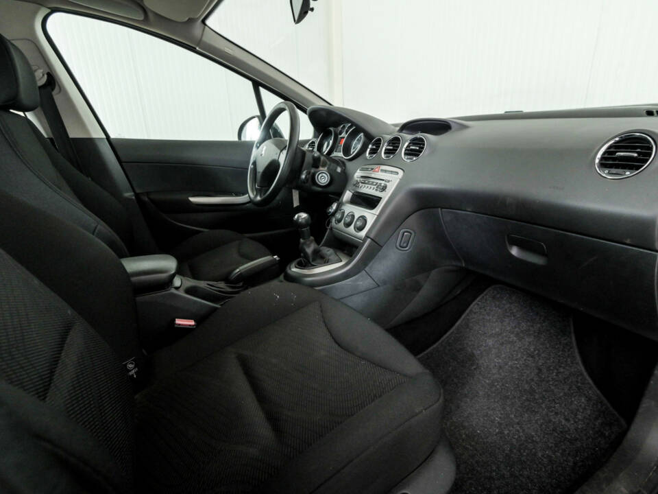 Bild 8/48 von Peugeot 308 1.6 VTi 120 Break (2008)