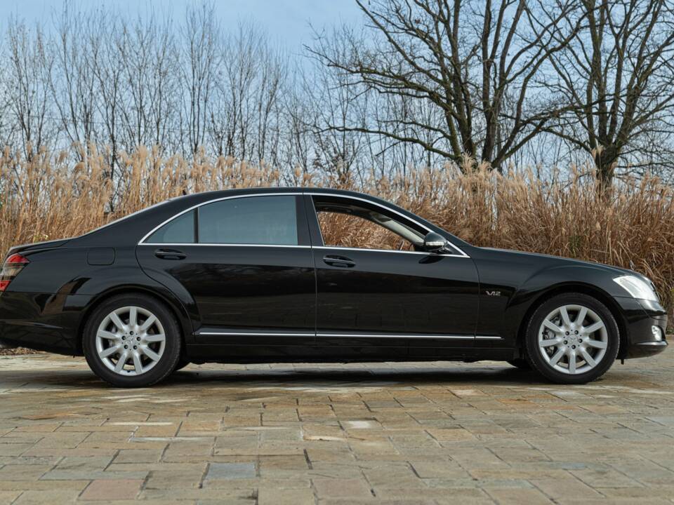 Image 4/50 of Mercedes-Benz S 600 L (2007)