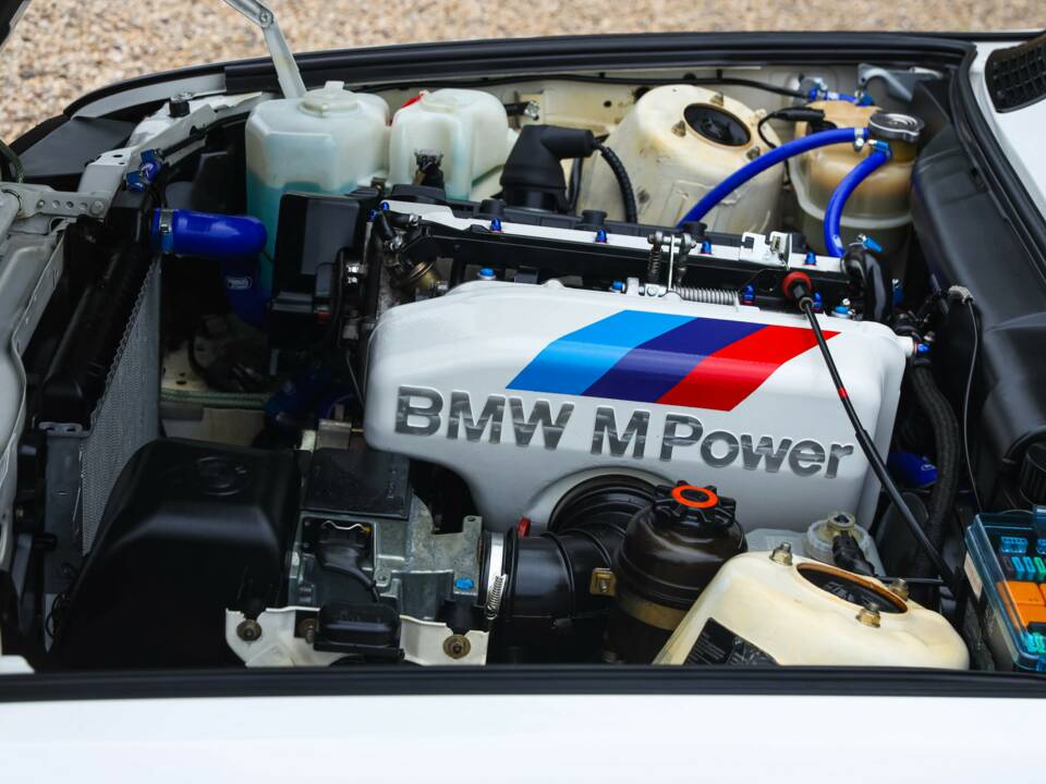 Image 36/50 of BMW M3 (1990)