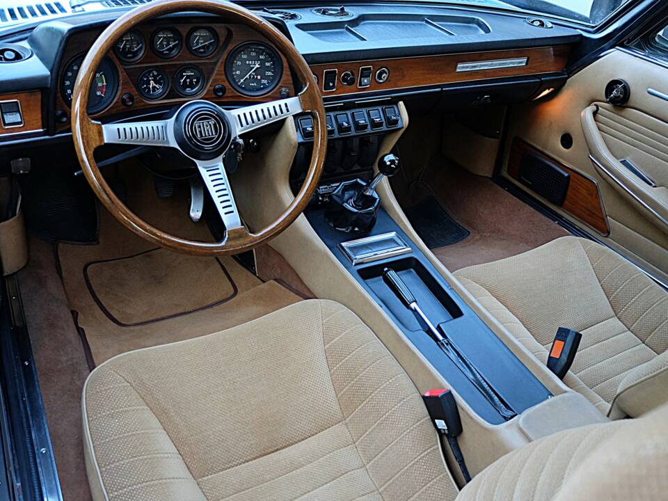 Immagine 14/45 di FIAT Dino 2400 Coupe (1971)