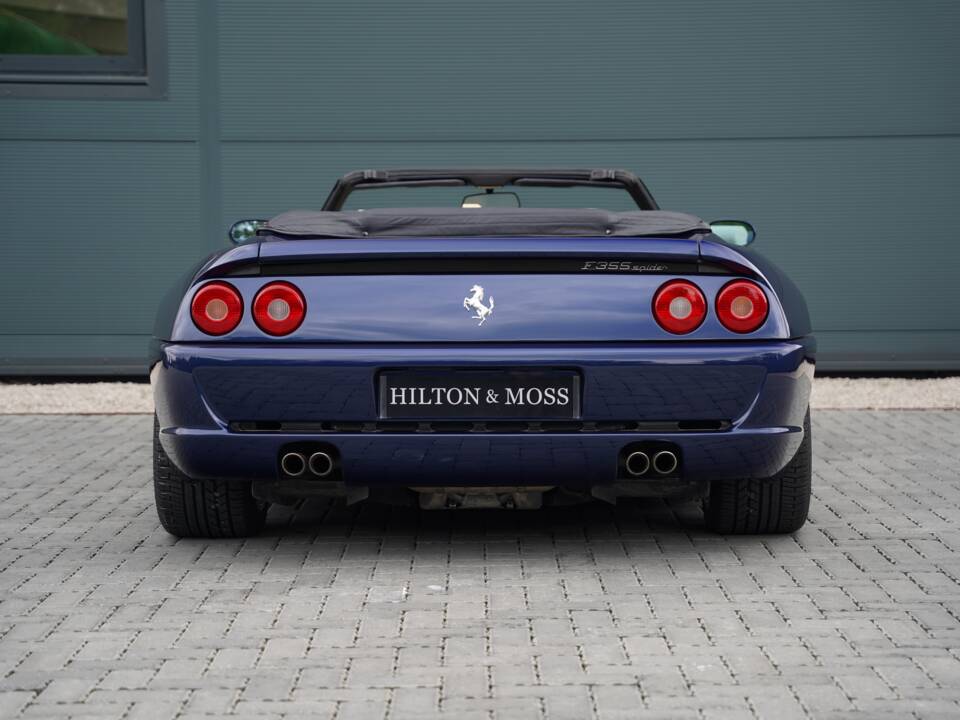 Image 8/50 de Ferrari F 355 Spider (1998)