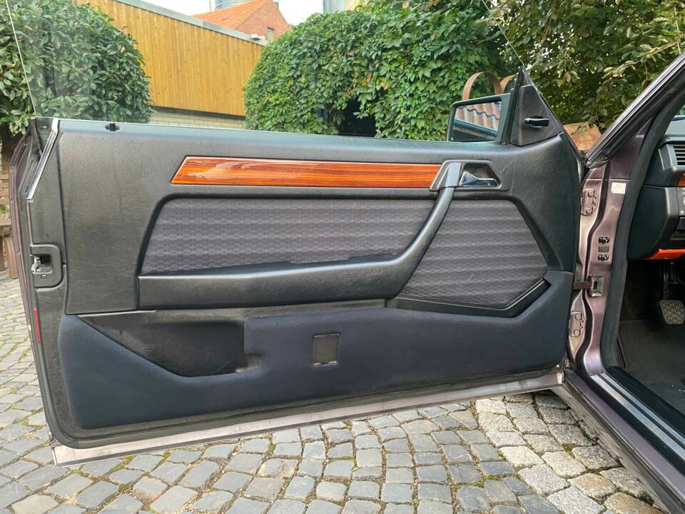 Bild 17/35 von Mercedes-Benz 230 CE (1992)