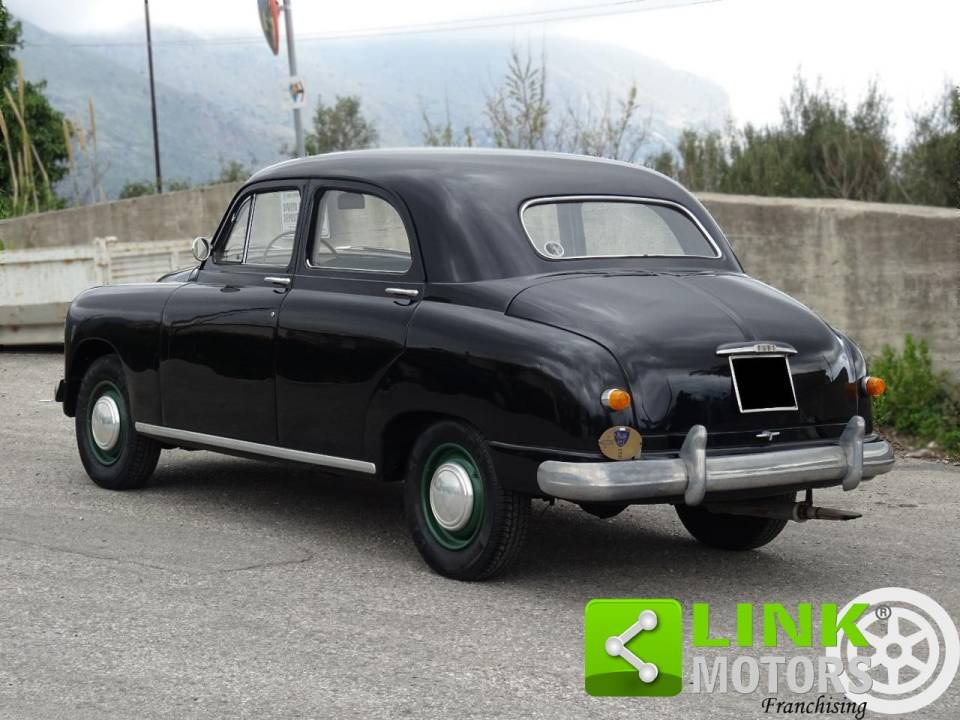 Image 4/10 de FIAT 1400 (1953)