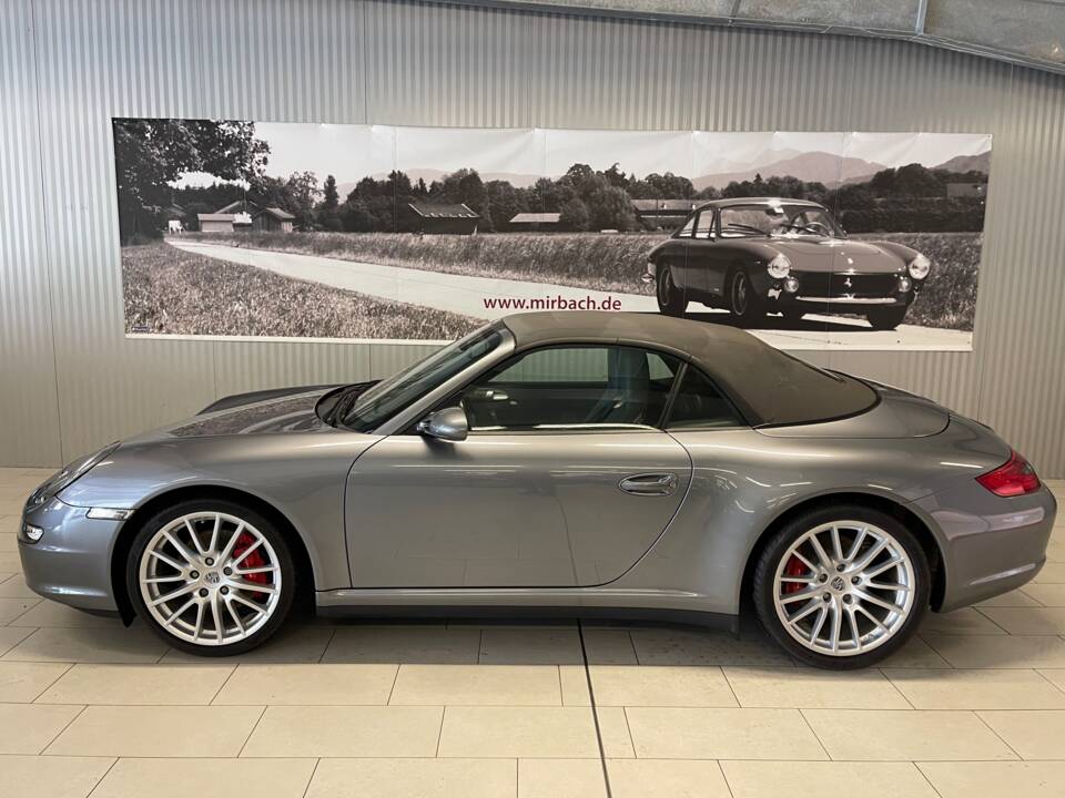 Imagen 1/17 de Porsche 911 Carrera 4S (2005)