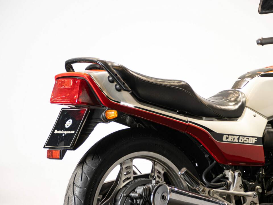 Immagine 9/50 di Honda CBX 550 F (1982)