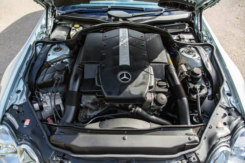 Image 3/50 of Mercedes-Benz SL 500 (2003)