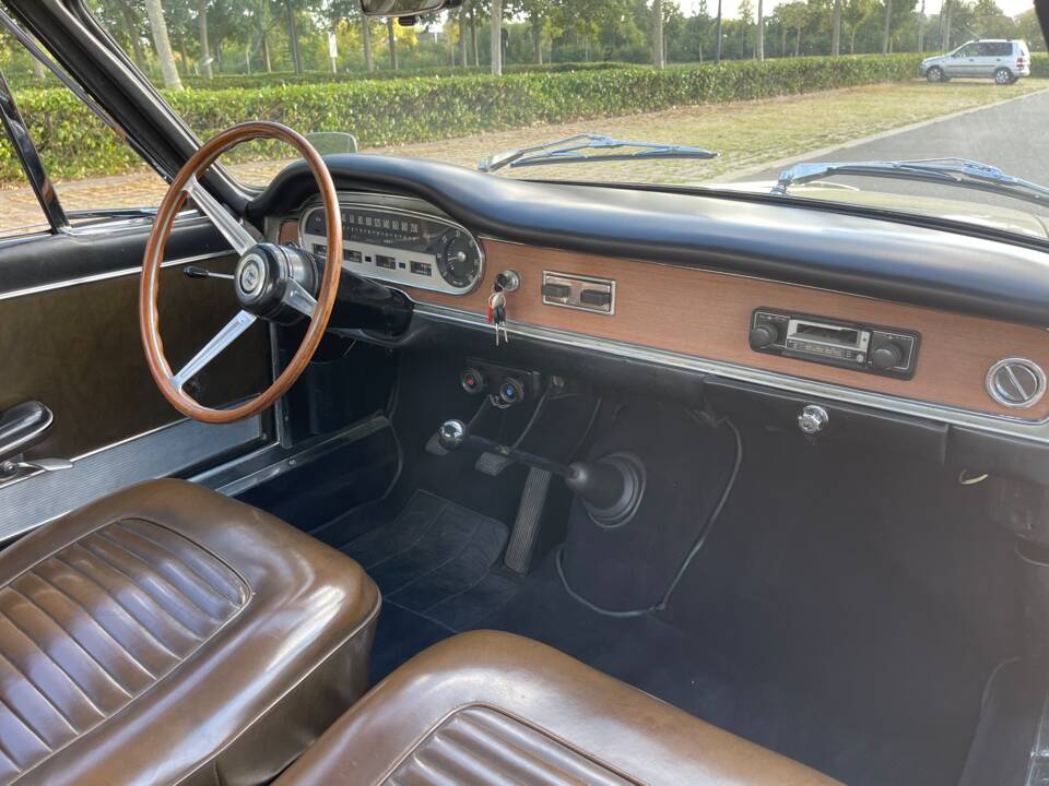 Image 14/18 of Lancia Flavia 1.8 (Vignale) (1968)