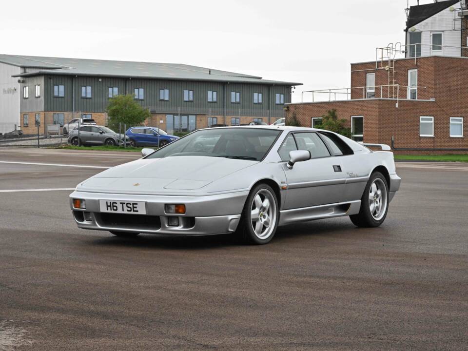 Image 11/50 of Lotus Esprit SE (1990)