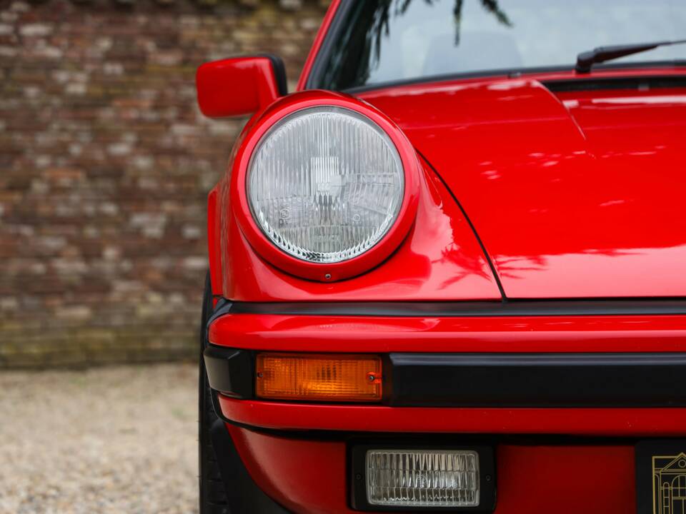 Image 26/50 of Porsche 911 Carrera 3.2 (1988)