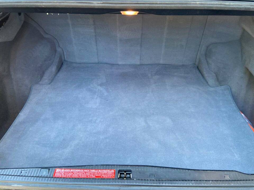 Immagine 15/18 di Mercedes-Benz 230 CE (1991)