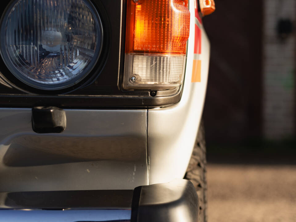 Image 7/100 of Toyota Land Cruiser HJ61 GX (1987)