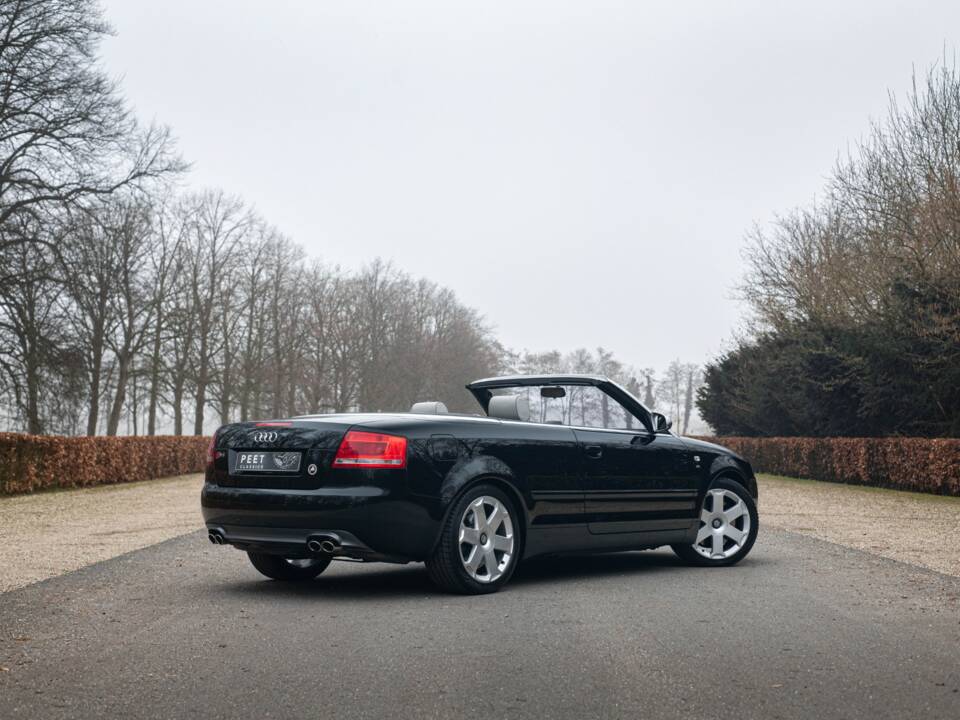 Image 7/39 of Audi S4 (2006)