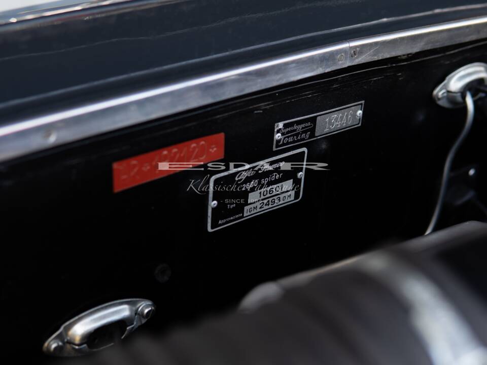 Image 27/31 of Alfa Romeo 2600 Spider (1963)