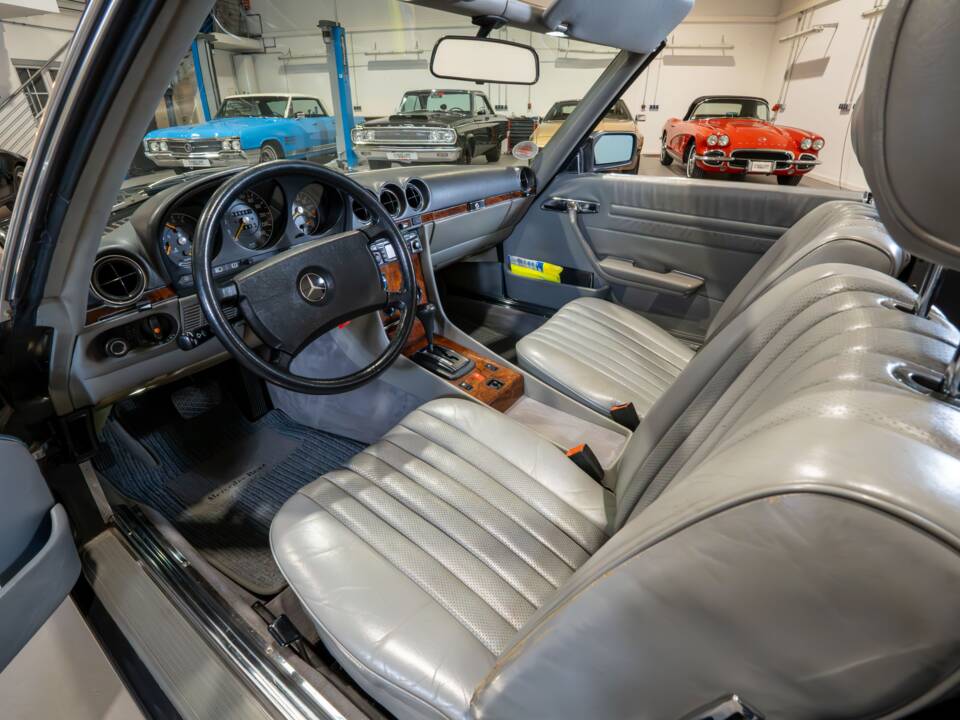 Image 18/32 of Mercedes-Benz 280 SL (1985)