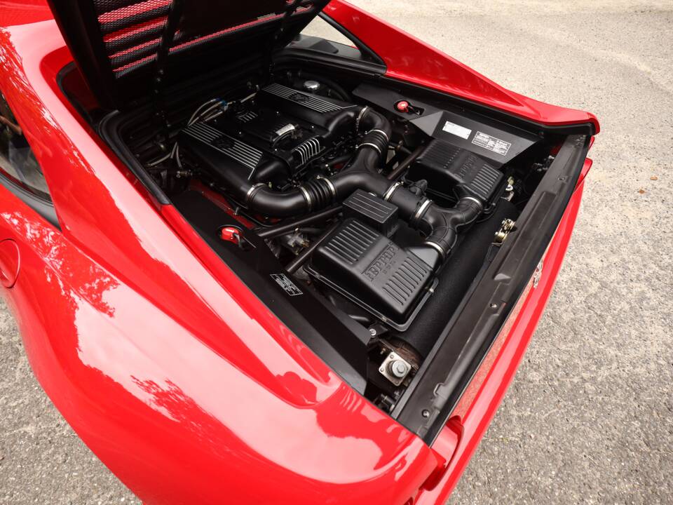 Image 28/93 of Ferrari F 355 Berlinetta (1997)
