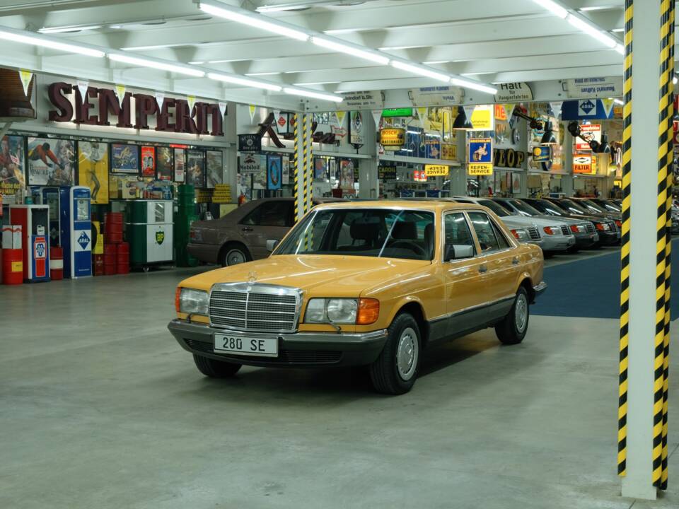 Bild 2/50 von Mercedes-Benz 280 SE (1981)