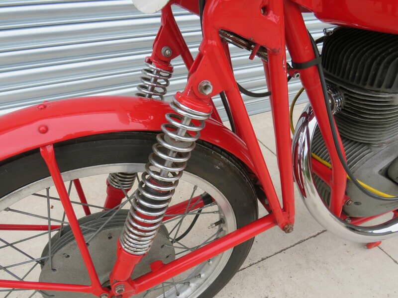 Image 34/43 of MV Agusta 175 CS Sport Disco Volante (1955)