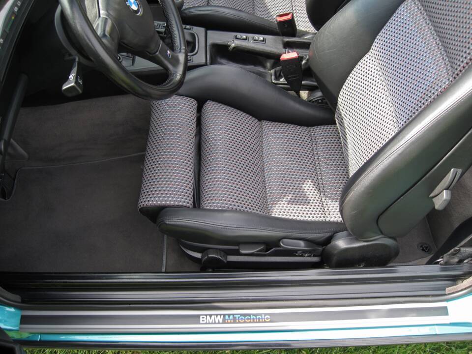 Immagine 10/21 di BMW 318i (1991)