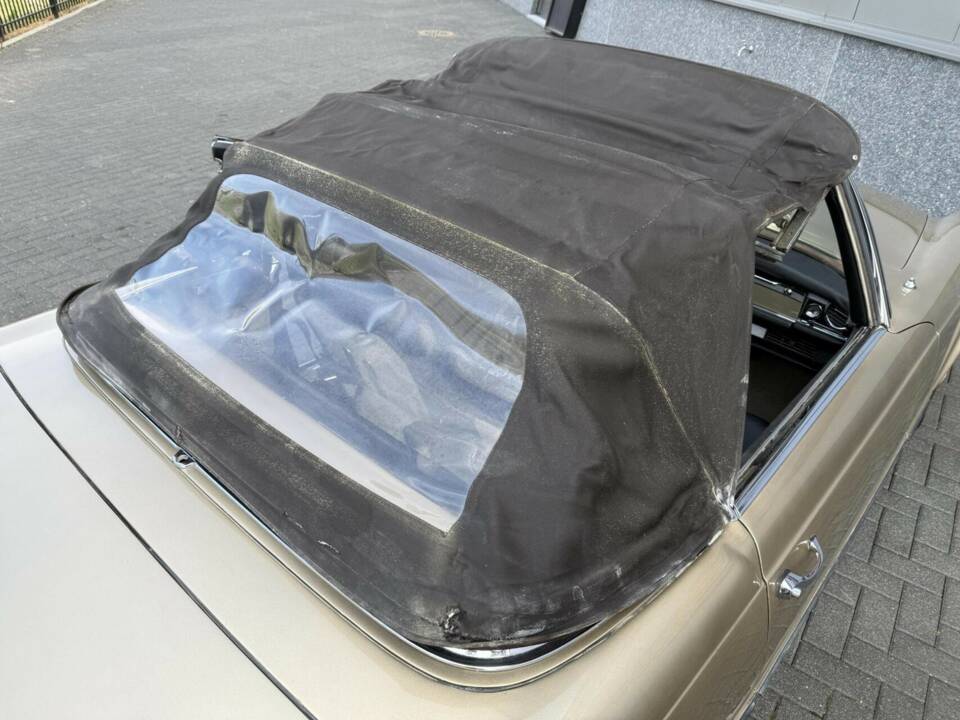 Image 29/49 de Mercedes-Benz 280 SL (1971)