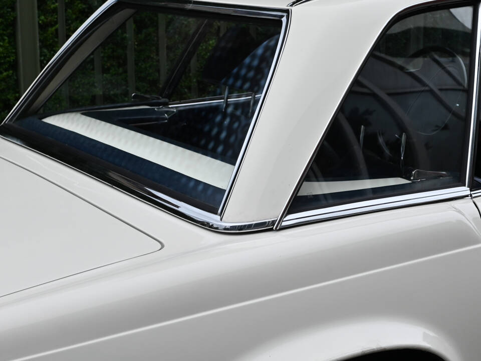 Image 19/38 of Mercedes-Benz 280 SL (1968)