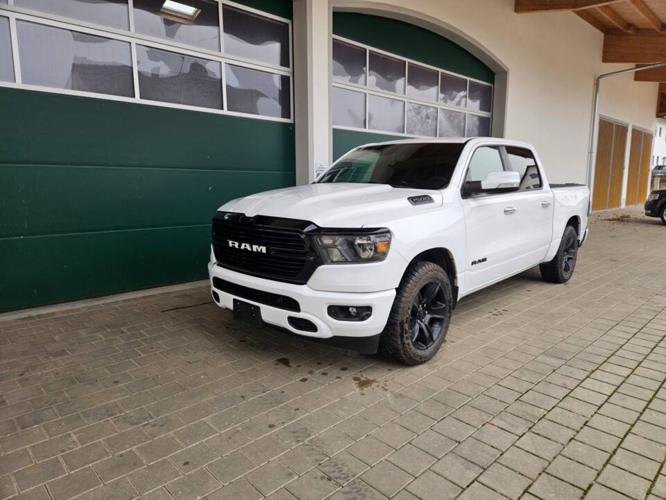 Image 26/62 of Dodge Ram 1500 (2020)