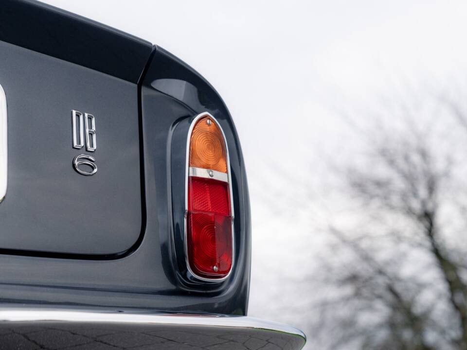Image 51/79 of Aston Martin DB 6 (1968)