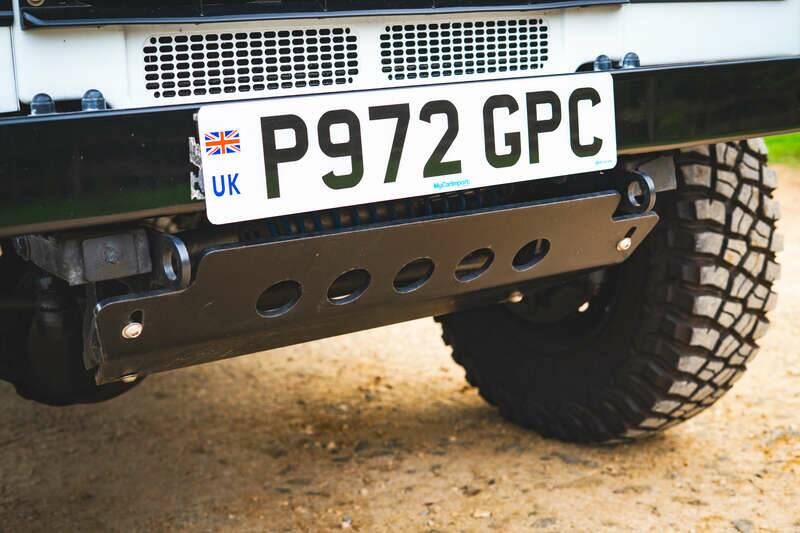 Image 41/50 of Land Rover Defender 90 (1997)