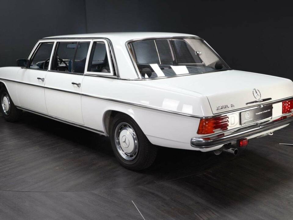 Bild 4/30 von Mercedes-Benz 230 lang (1973)