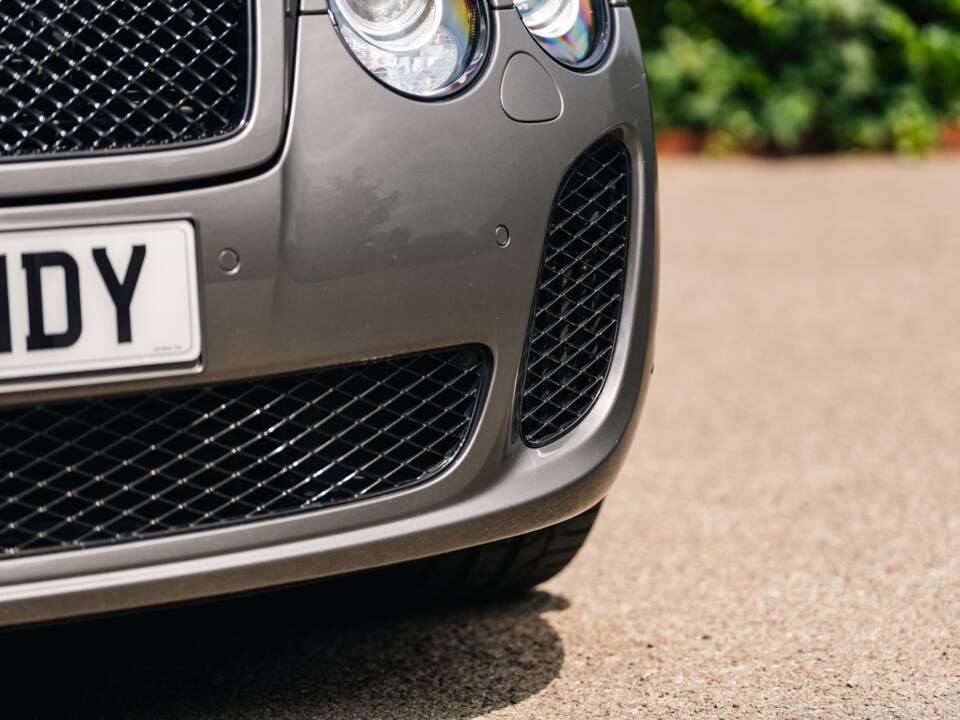 Immagine 36/50 di Bentley Continental GTC (2010)