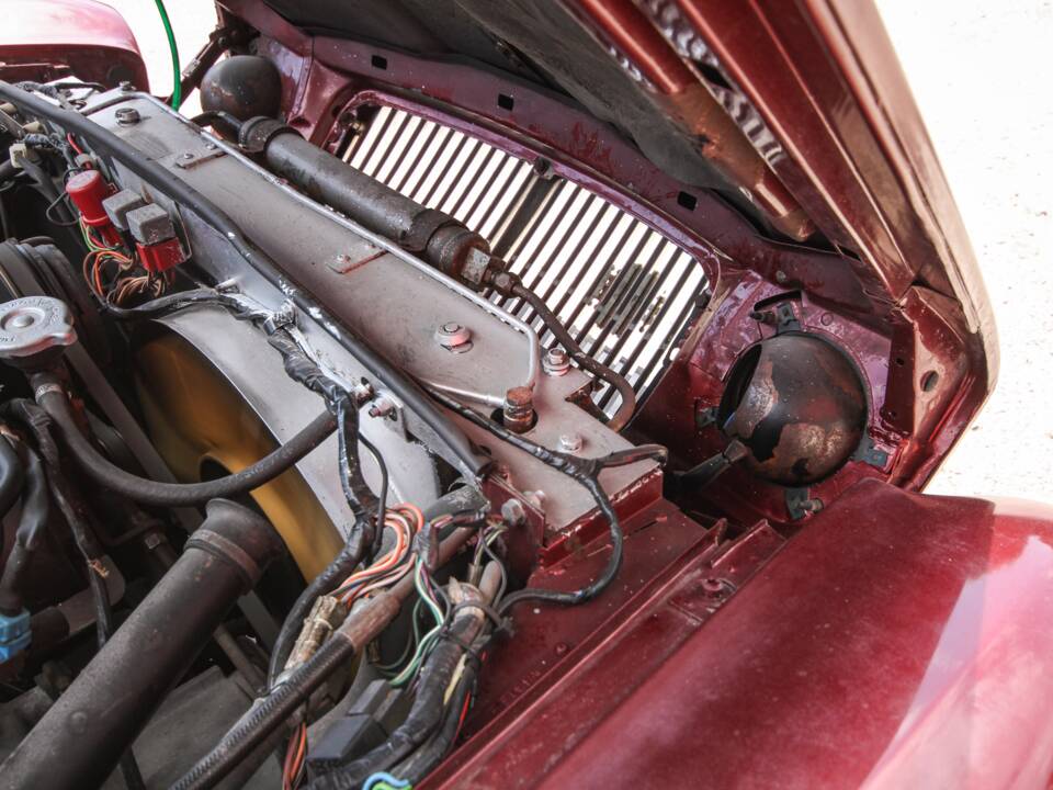 Image 40/44 of Jaguar XJ 12 (1990)