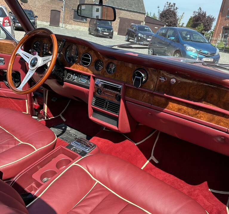 Image 2/8 de Rolls-Royce Corniche I (1978)