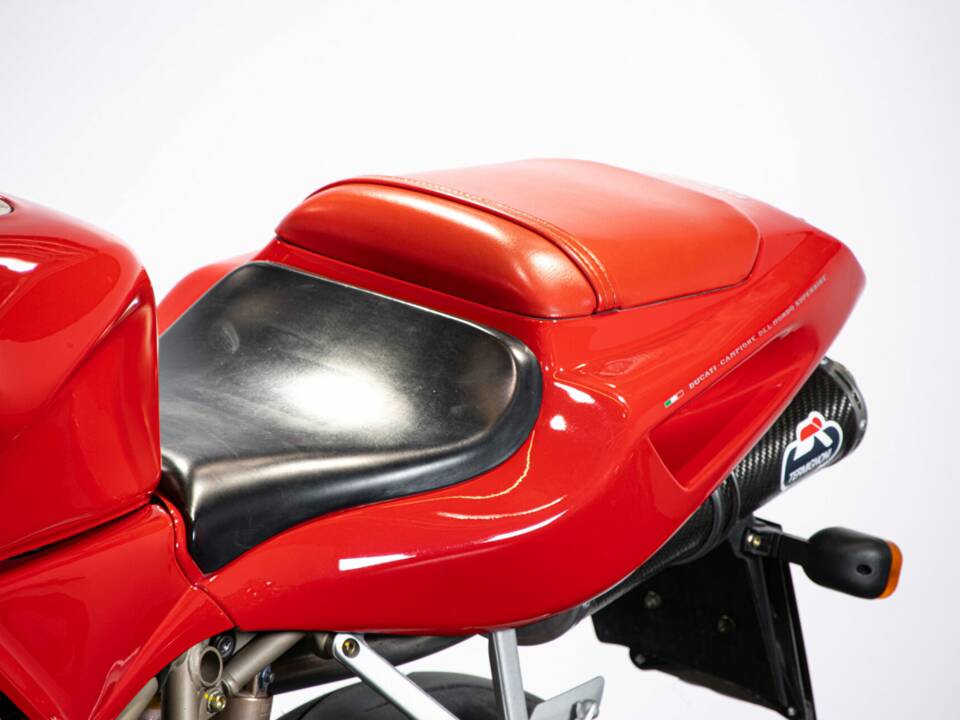 Imagen 37/50 de Ducati 748 S (1996)