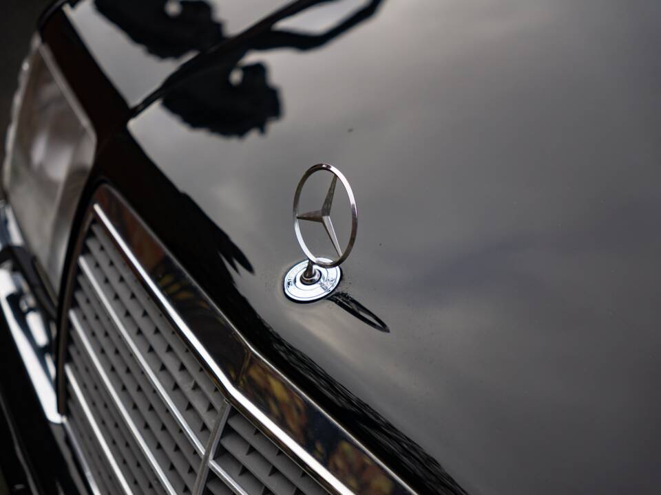 Bild 23/42 von Mercedes-Benz E 320 (1995)