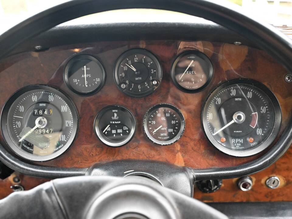 Image 15/40 of Bristol 410 (1968)