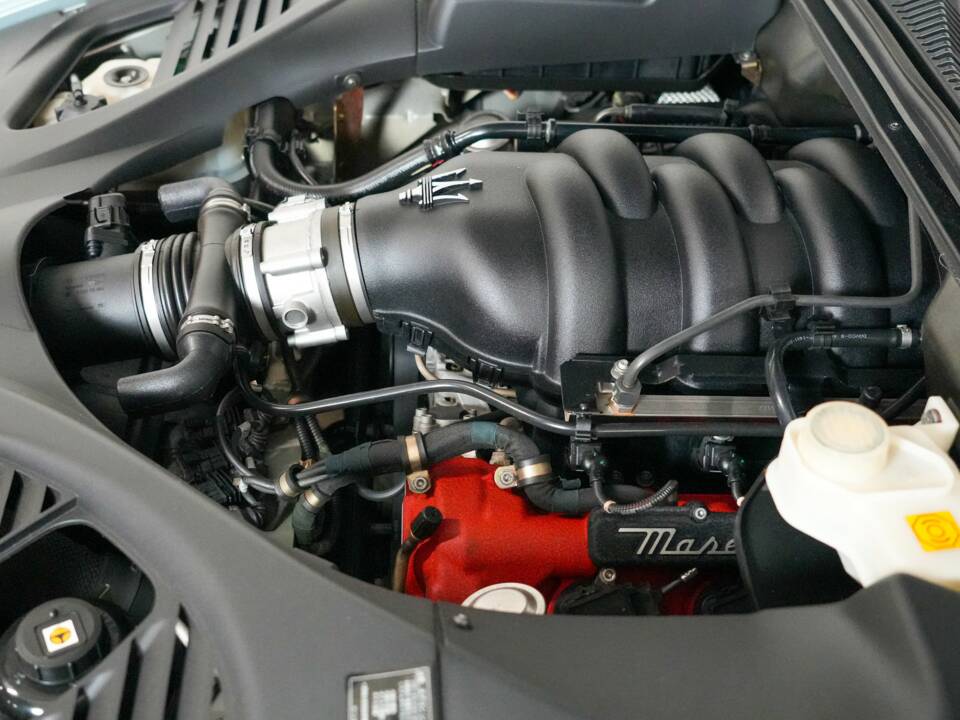 Bild 36/38 von Maserati Quattroporte 4.2 (2005)