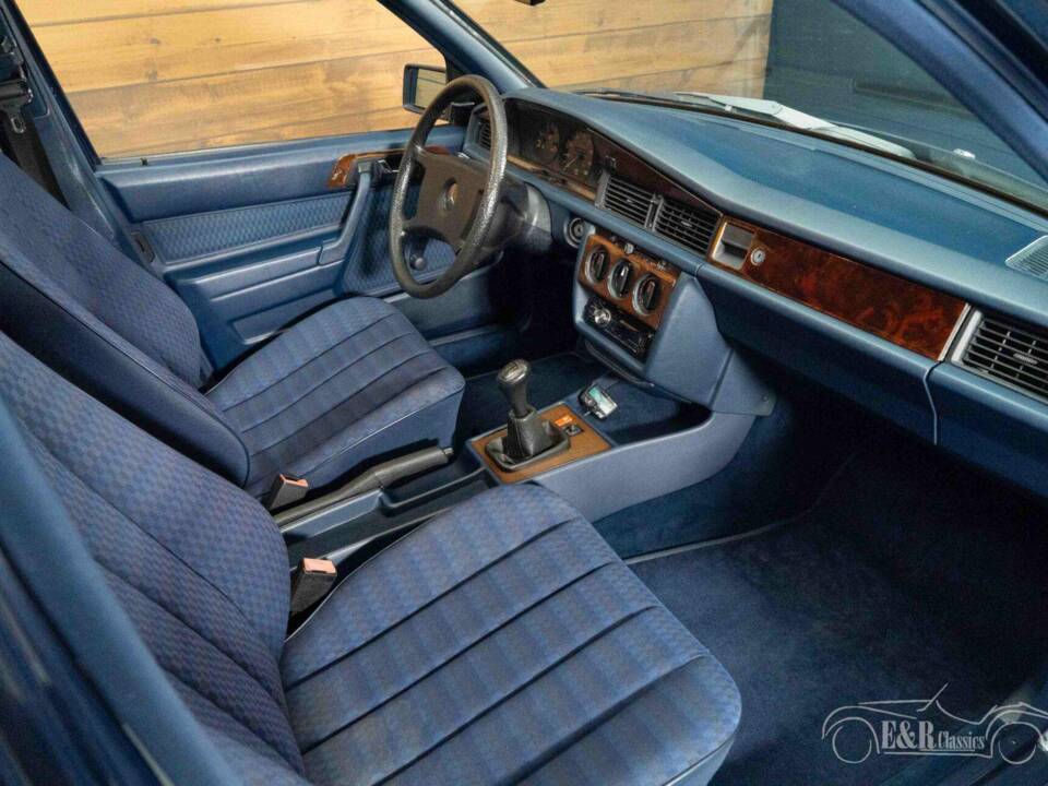 Imagen 9/19 de Mercedes-Benz 190 D (1990)