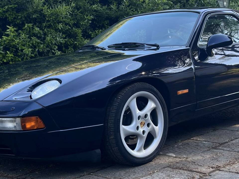 Image 2/26 of Porsche 928 GTS (1995)