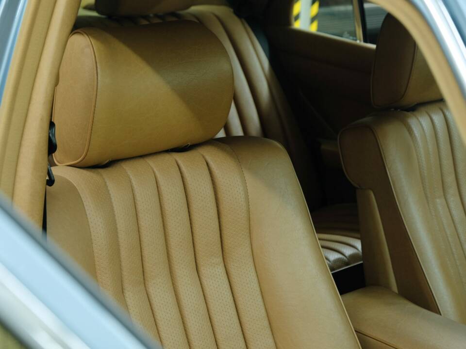Bild 24/50 von Mercedes-Benz 420 SE (1988)